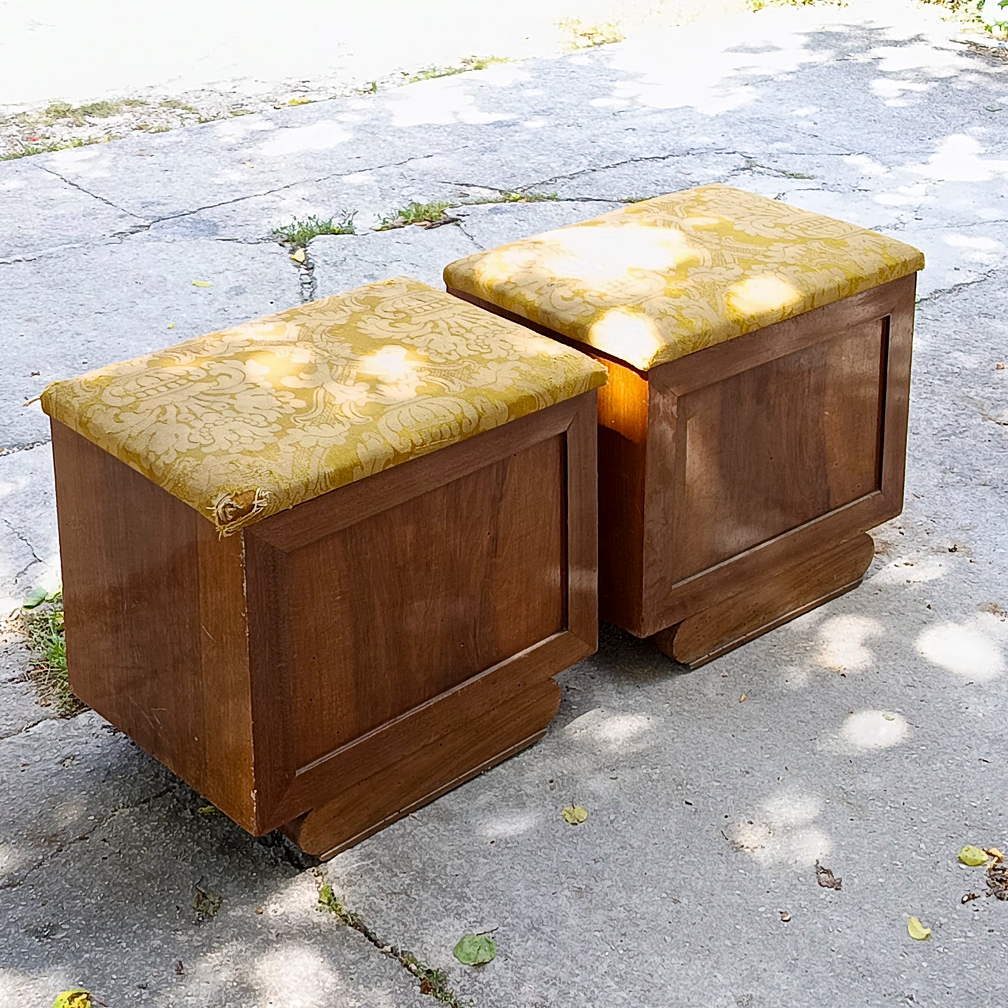coppia pouf sgabelli comodini art deco
