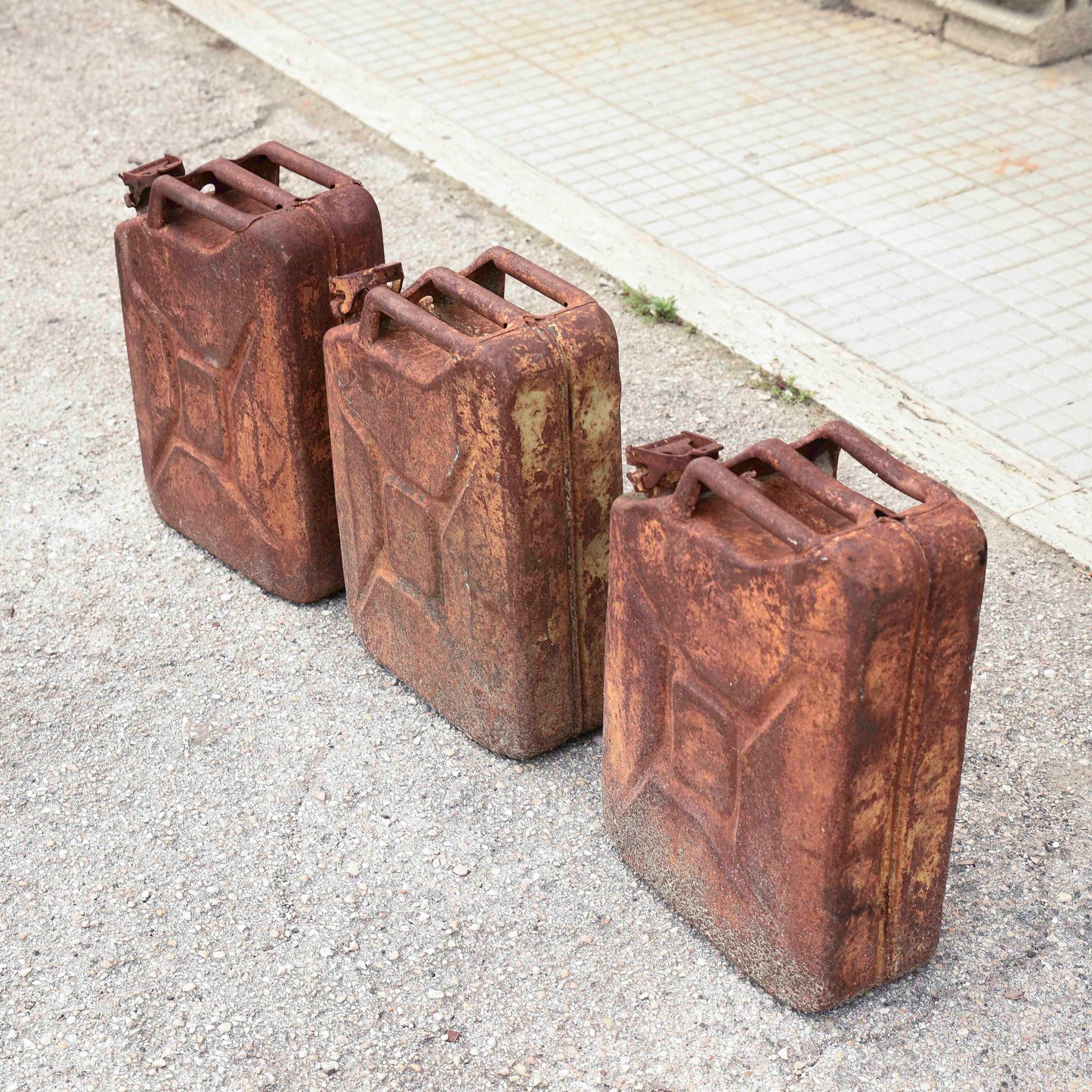 Set 3 taniche latte in metallo per carburante  tedesche 1940