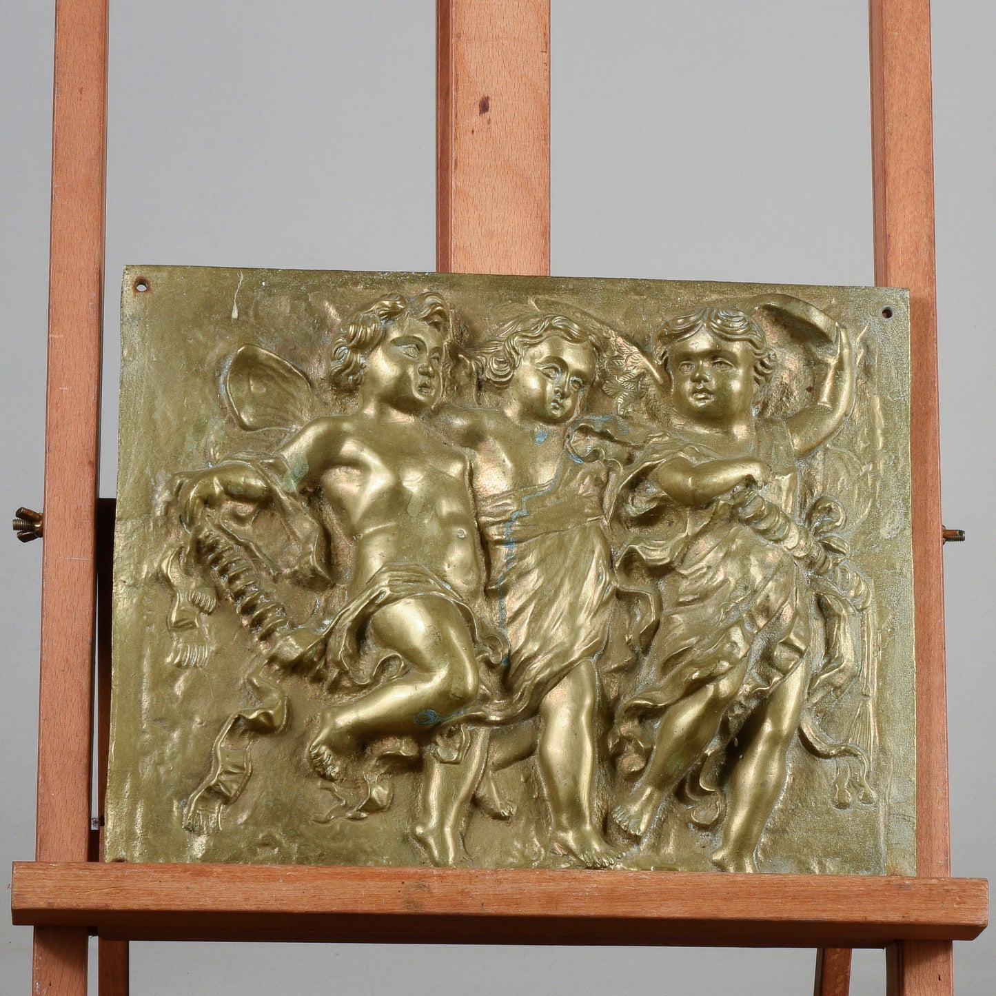 placca fusione ottone putti con musici danzanti