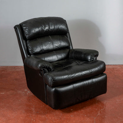 poltrona in pelle nera reclinabile