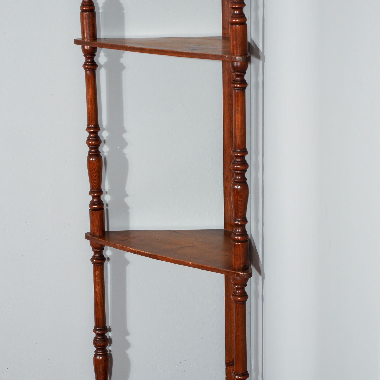 Angoliera a giorno con torniture  epoca 1800