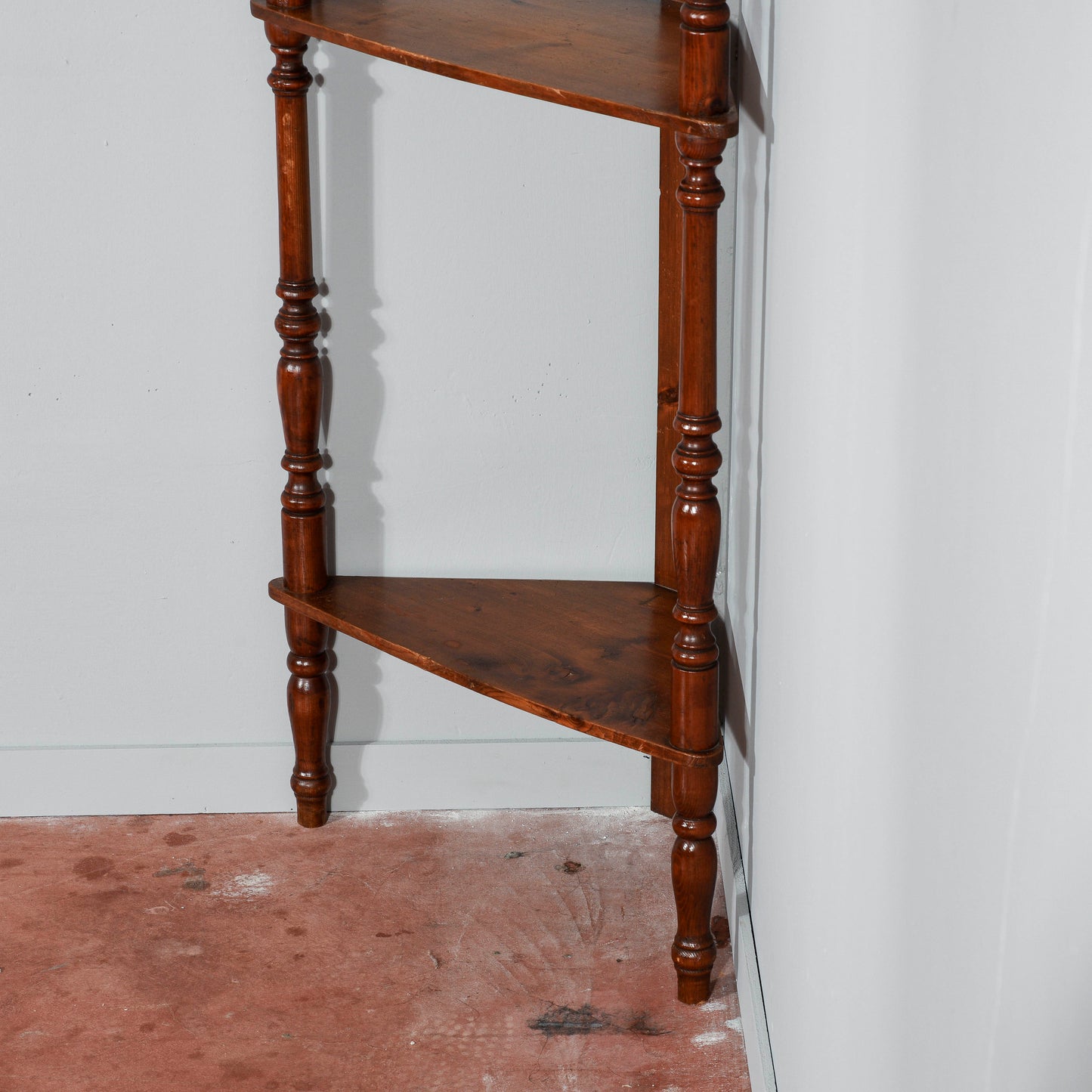 Angoliera a giorno con torniture  epoca 1800