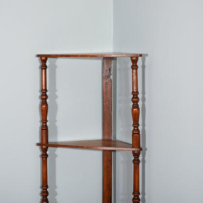 Angoliera a giorno con torniture  epoca 1800