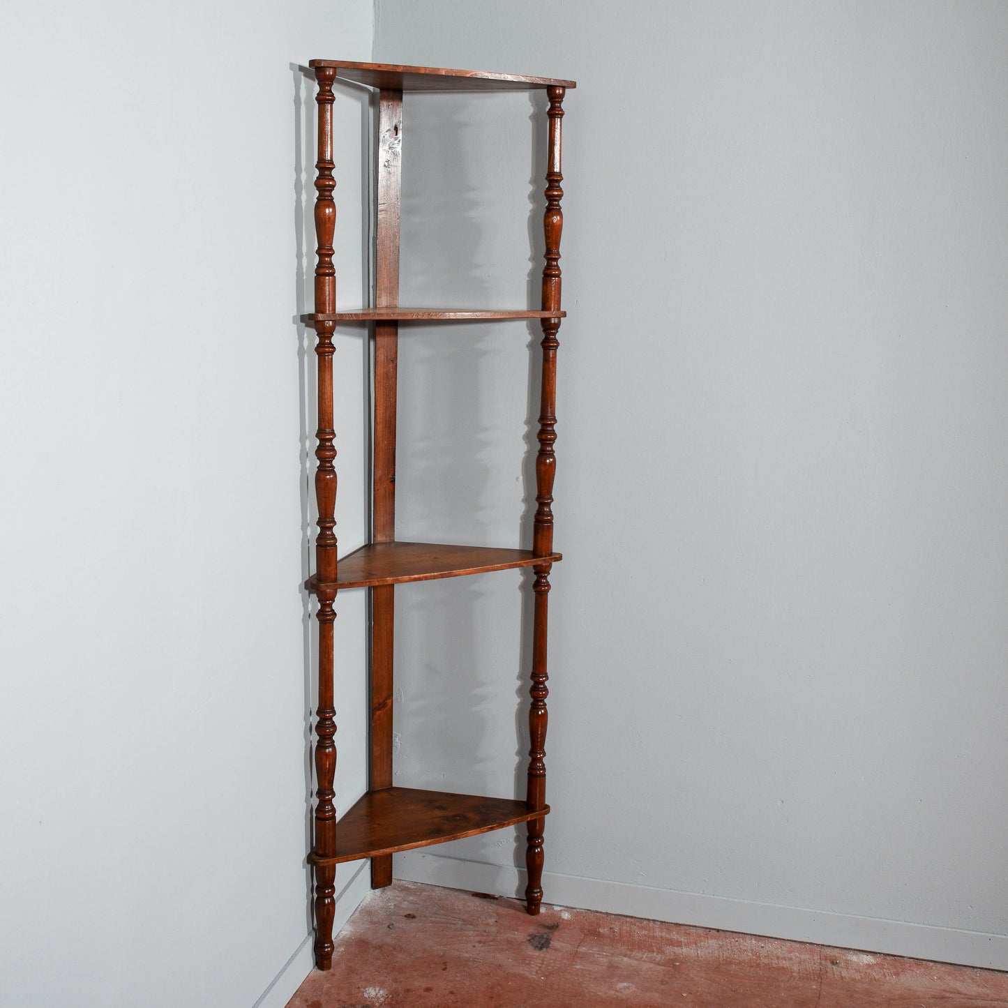 Angoliera a giorno con torniture  epoca 1800
