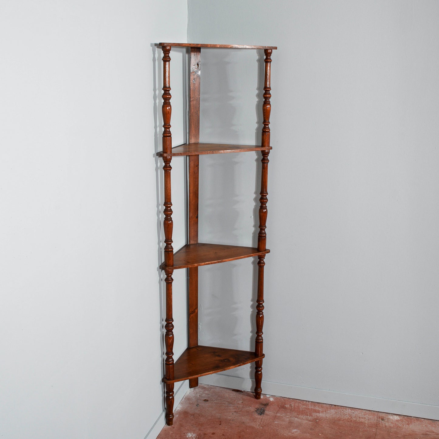 Angoliera a giorno con torniture  epoca 1800