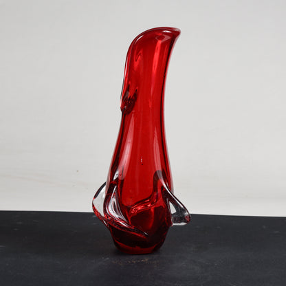 Vaso in vetro  Murano rosso produzione artigianale Italia  1960