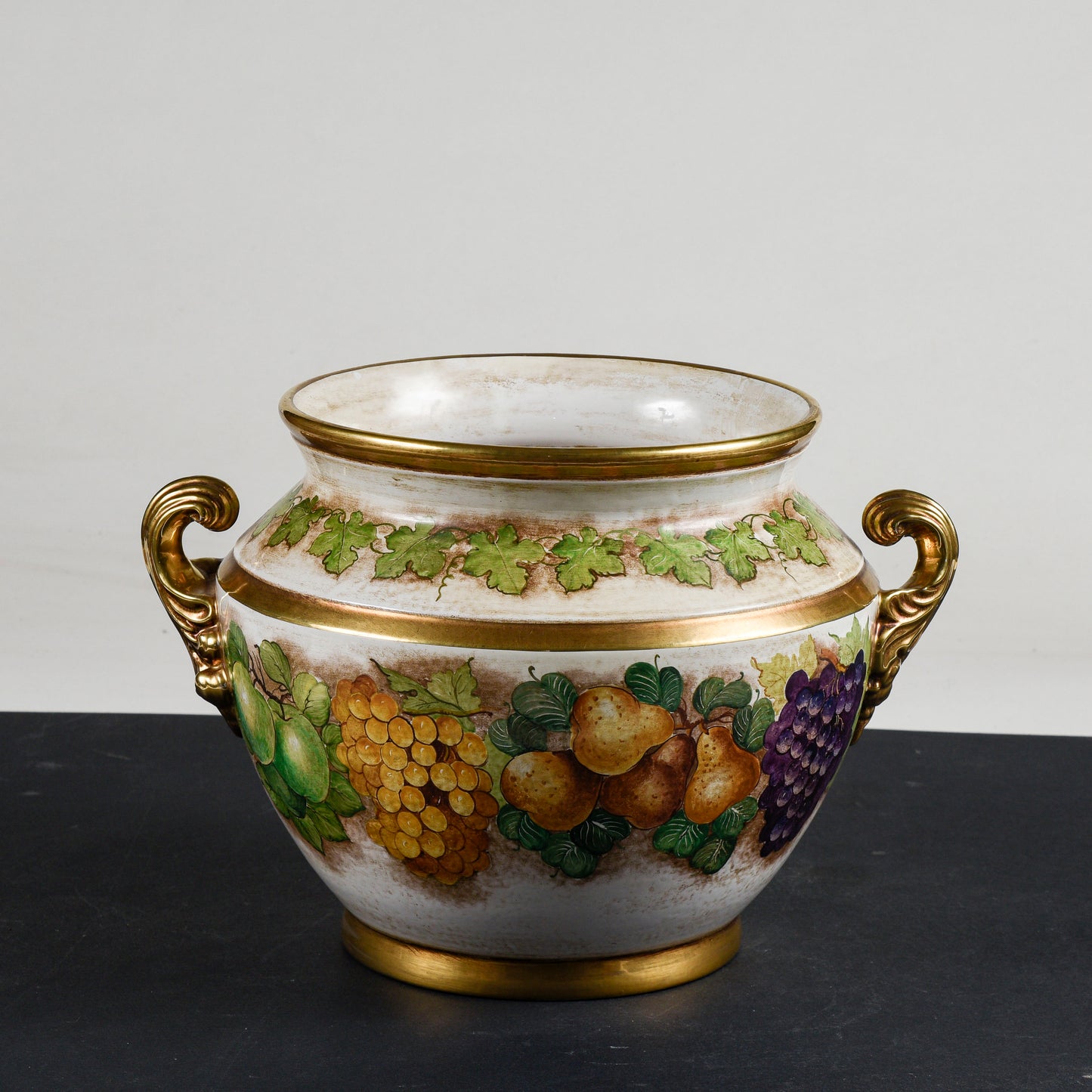 Vaso cache pot in ceramica decorato a mano firmato Batignani Prochet Torino