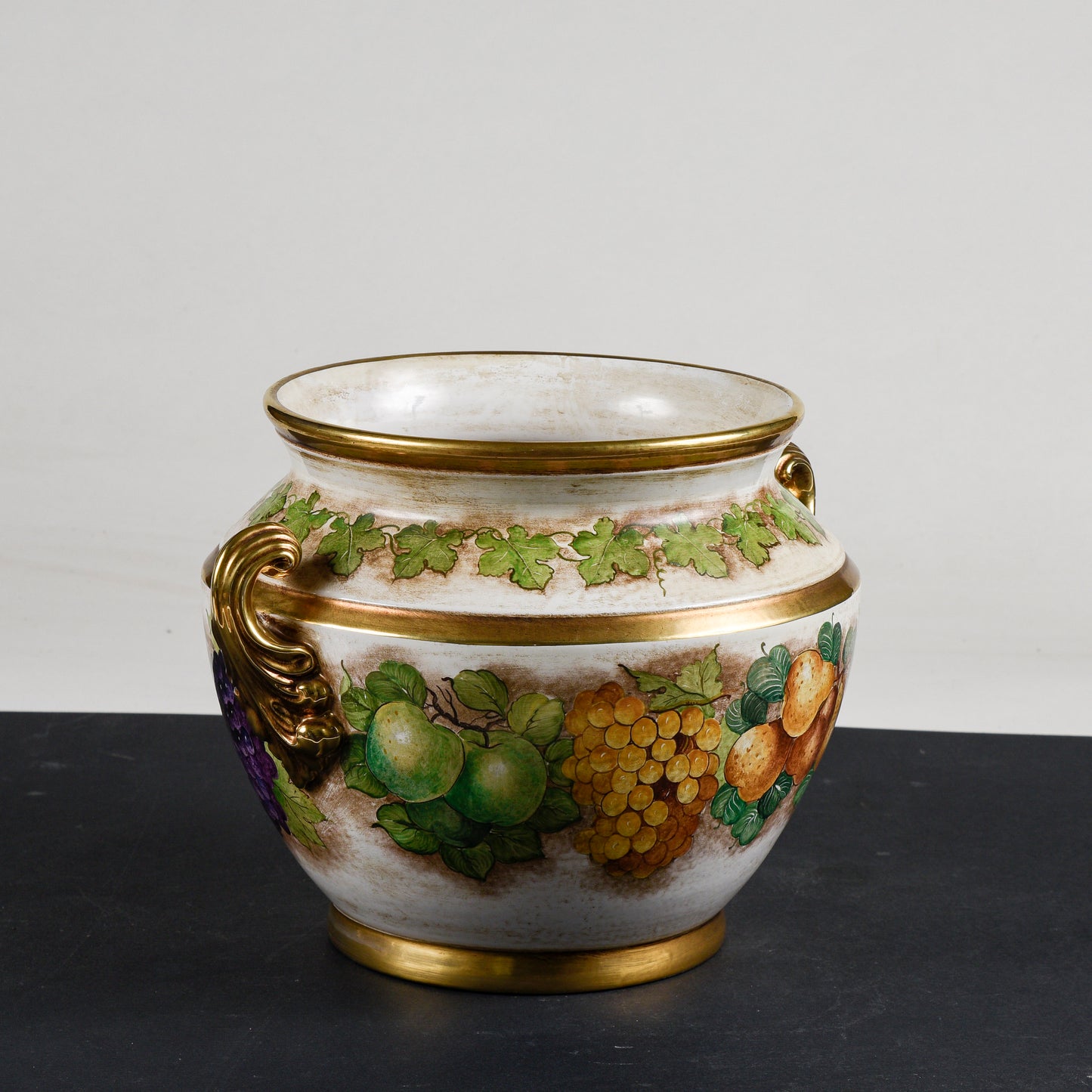 Vaso cache pot in ceramica decorato a mano firmato Batignani Prochet Torino