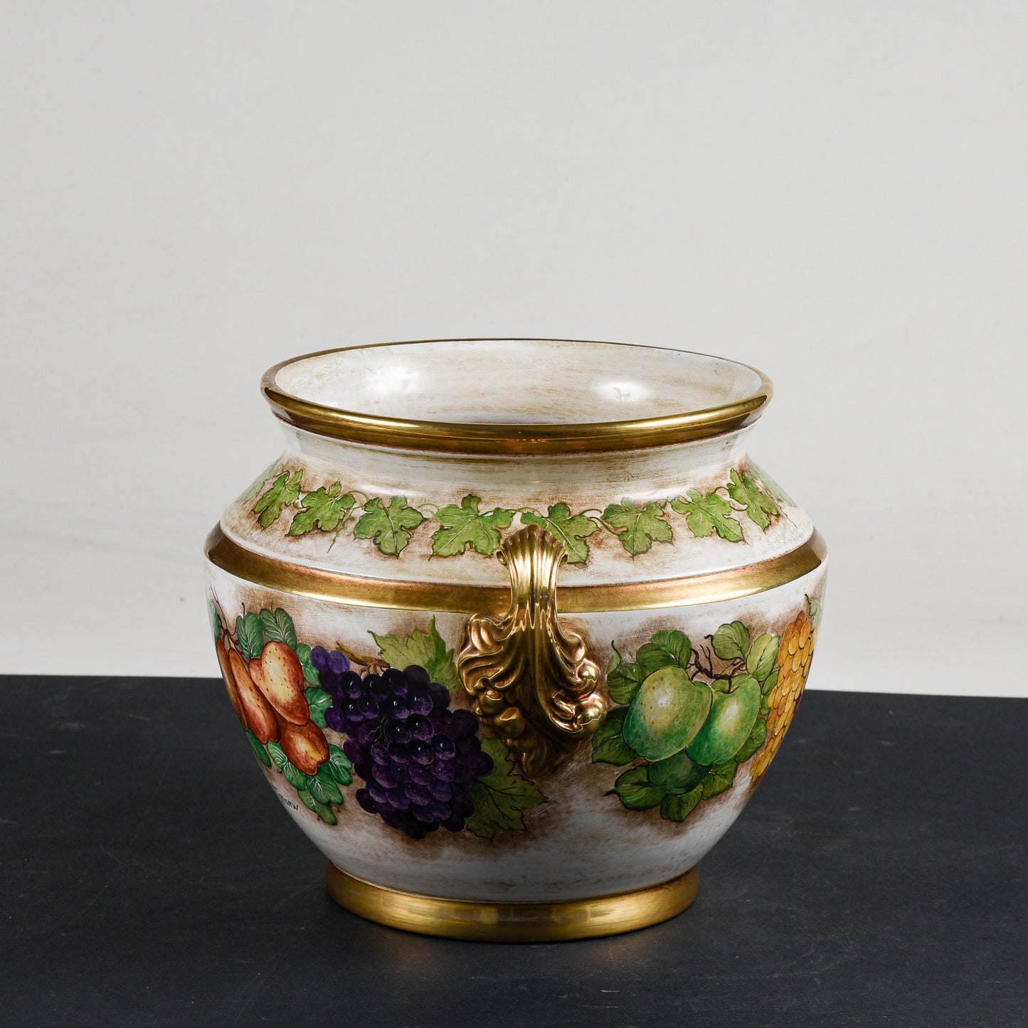 Vaso cache pot in ceramica decorato a mano firmato Batignani Prochet Torino