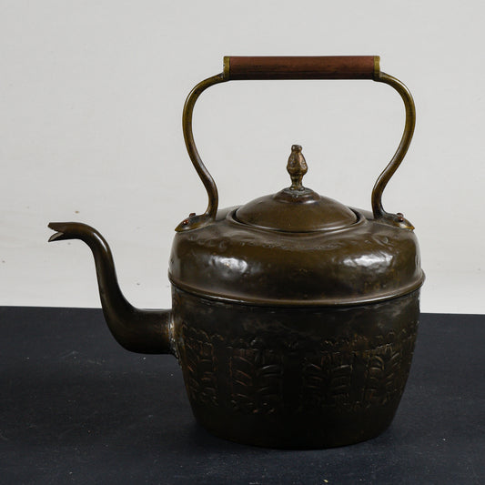 Brocca teiera in rame epoca metà del 1900