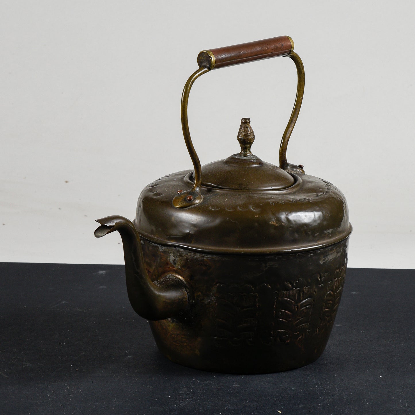 Brocca teiera in rame epoca metà del 1900