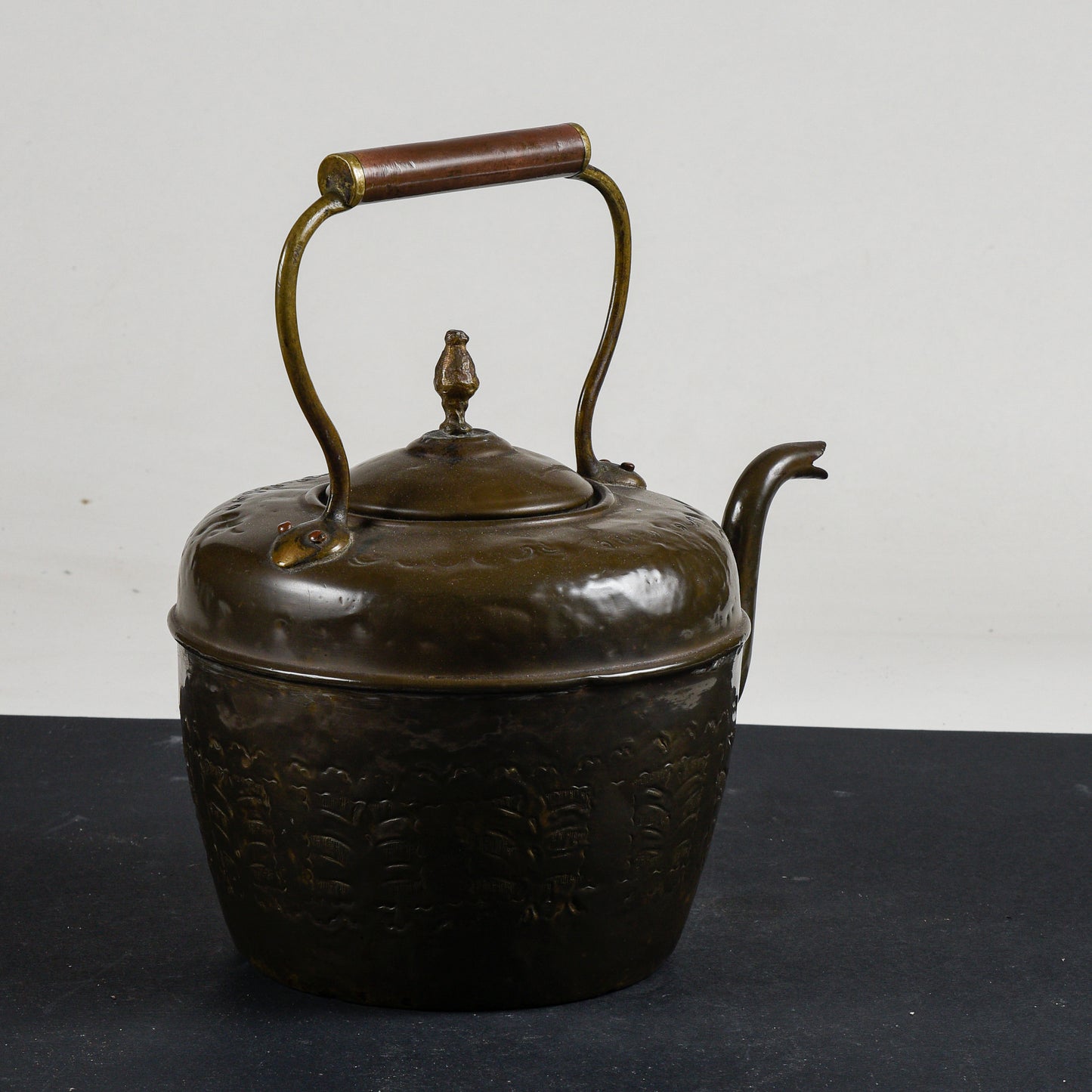 Brocca teiera in rame epoca metà del 1900