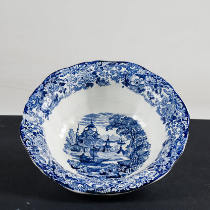 Piatto catino in ceramica bianca e blu  firmata Chinese SCR  1880