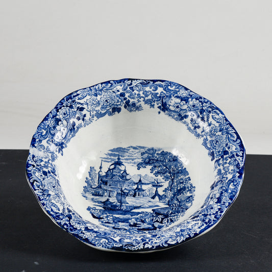 Piatto catino in ceramica bianca e blu  firmata Chinese SCR  1880