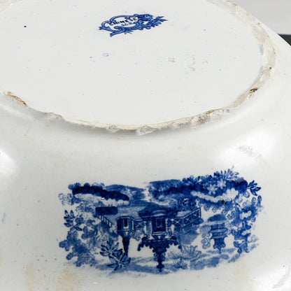 Piatto catino in ceramica bianca e blu  firmata Chinese SCR  1880