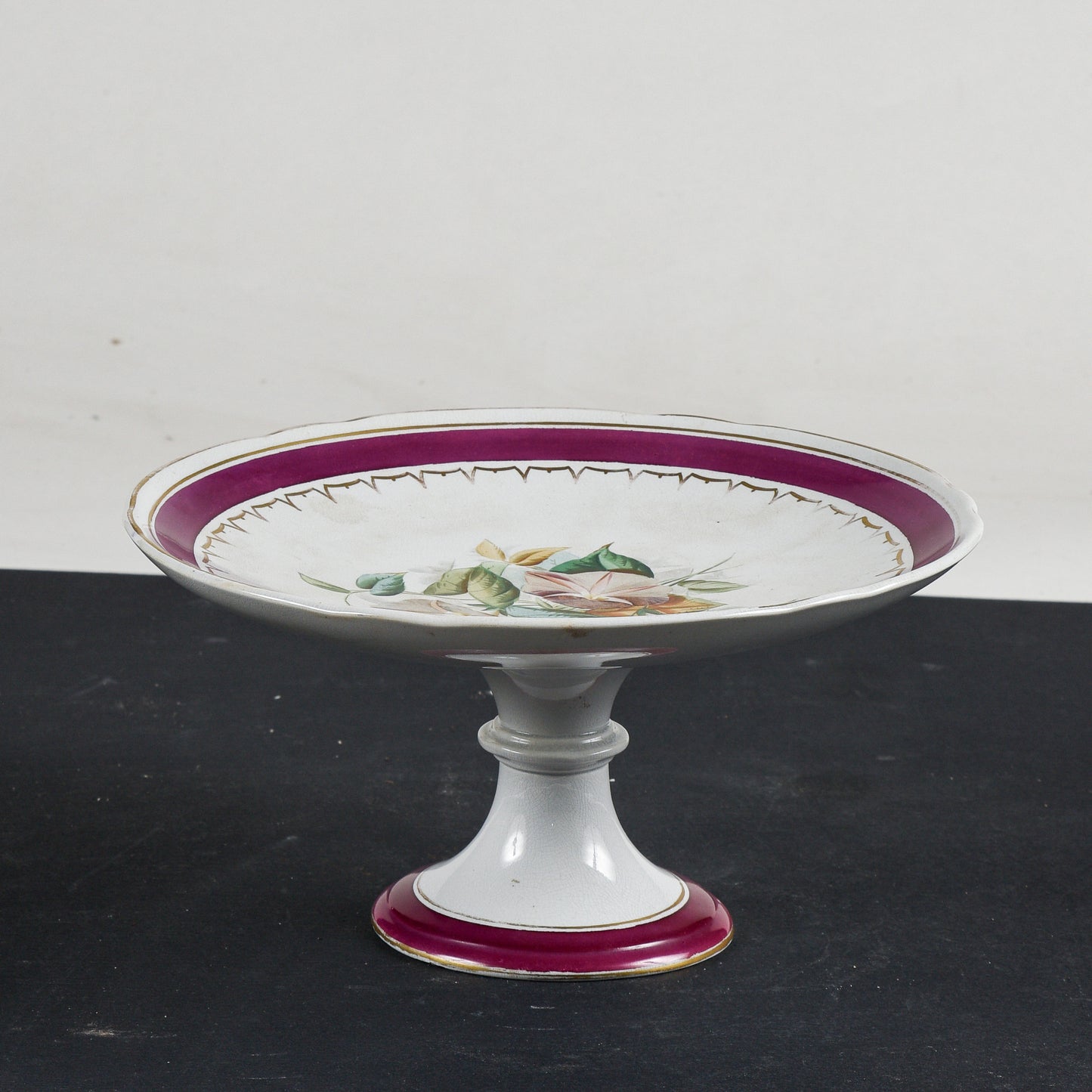 Alzatina in ceramica con decoro floreale marcata PW epoca primo 900