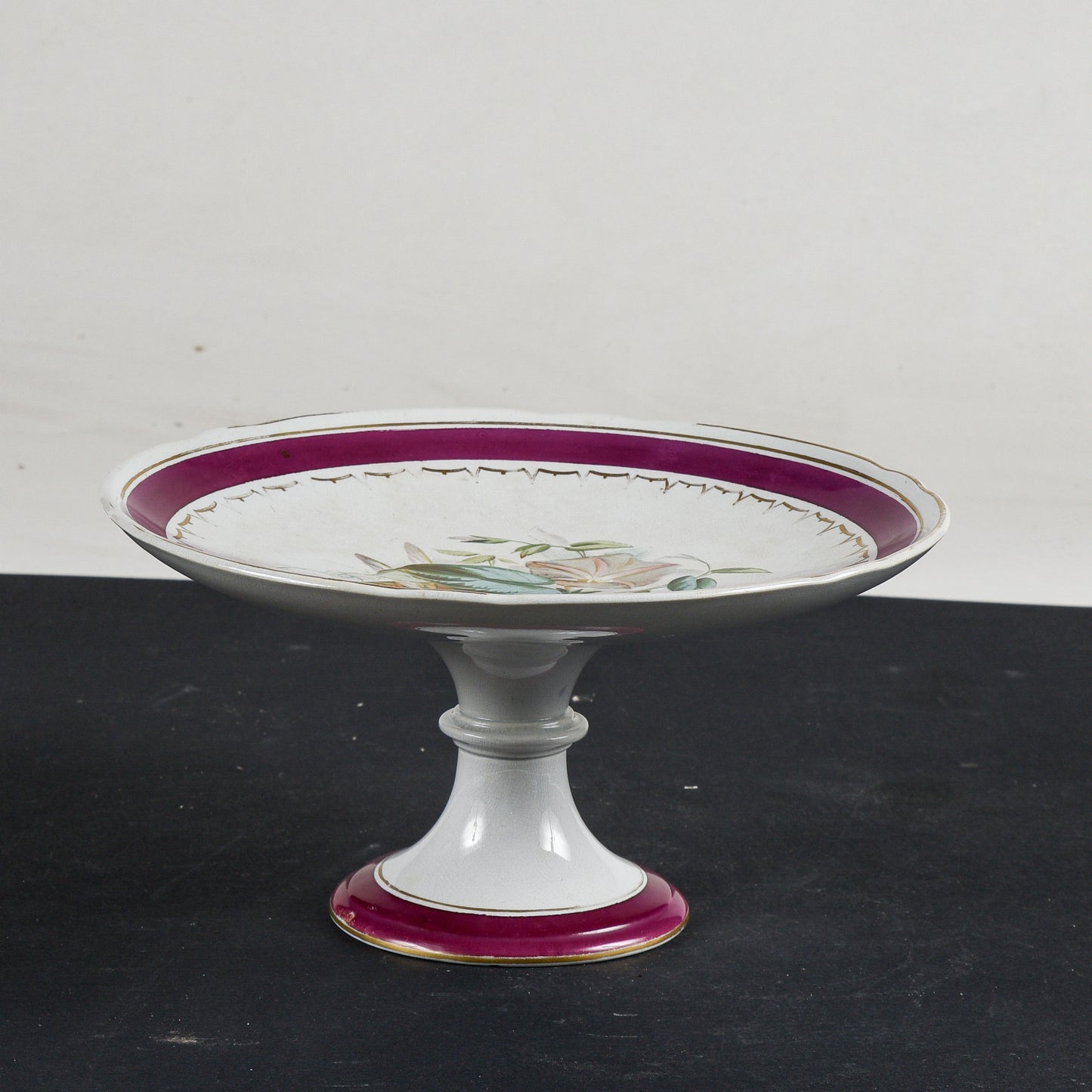 Alzatina in ceramica con decoro floreale marcata PW epoca primo 900
