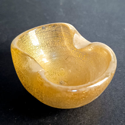 Portacenere svuota tasche ciotola  in vetro decorata a foglia oro  Italia 1950