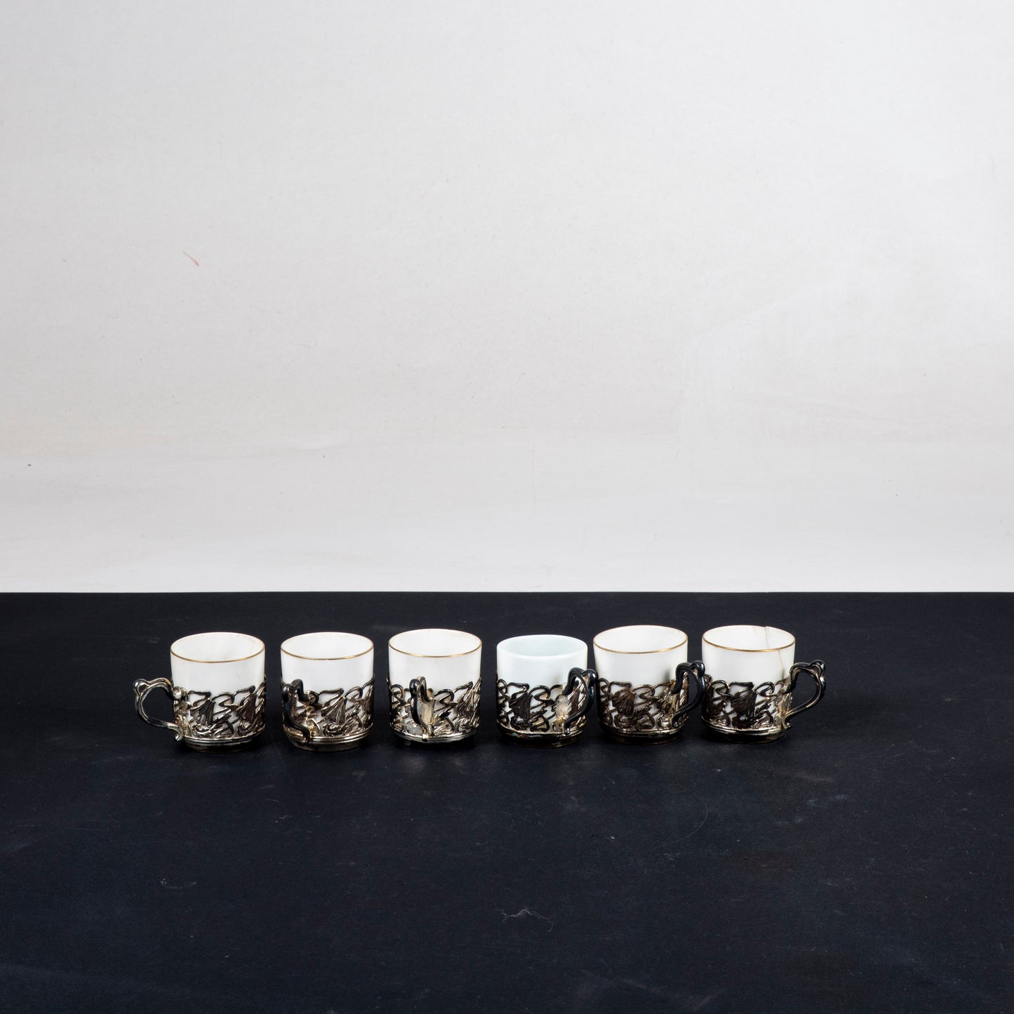 Set sei tazzine da caffè  in ceramica e  metallo  epoca liberty