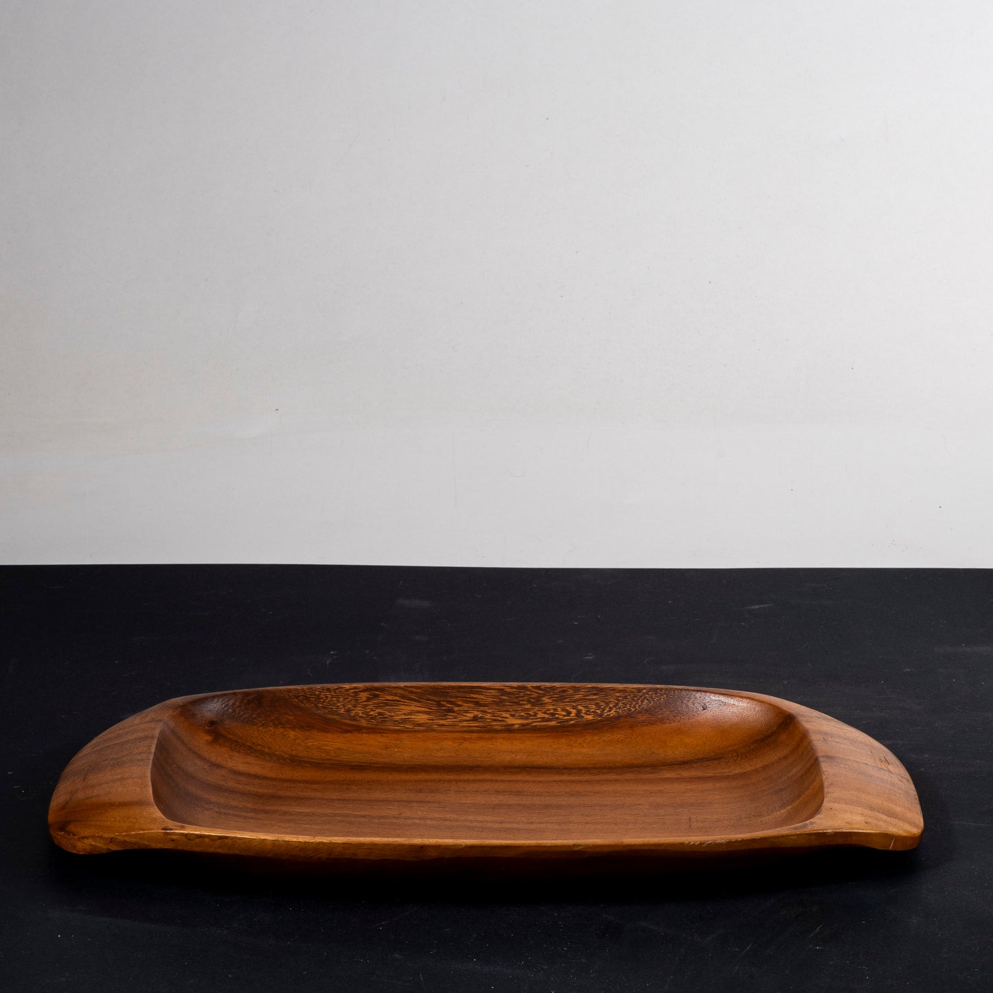 Vassoio in legno con manici smussati 1990