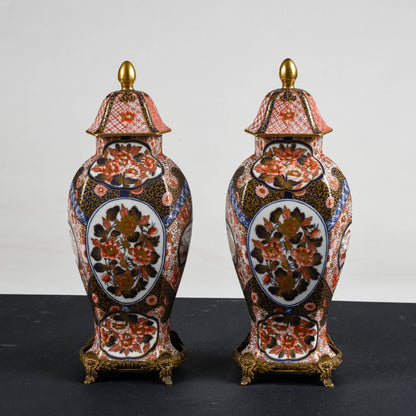 Coppia vasi potiche  ceramica cinese con base metallo 1990