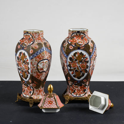 Coppia vasi potiche  ceramica cinese con base metallo 1990