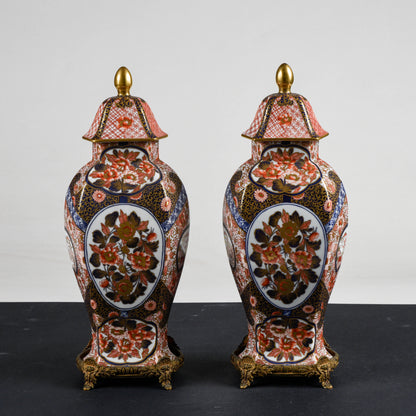 Coppia vasi potiche  ceramica cinese con base metallo 1990