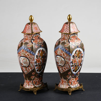 Coppia vasi potiche  ceramica cinese con base metallo 1990