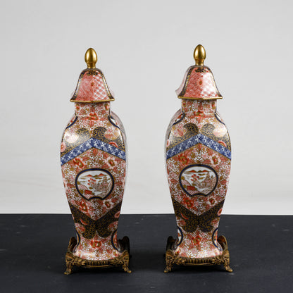 Coppia vasi potiche  ceramica cinese con base metallo 1990