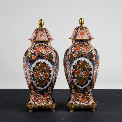 Coppia vasi potiche  ceramica cinese con base metallo 1990
