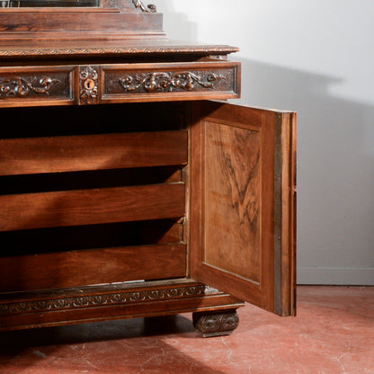 Credenza con specchiera in noce intagliata Italia epoca fine 1800