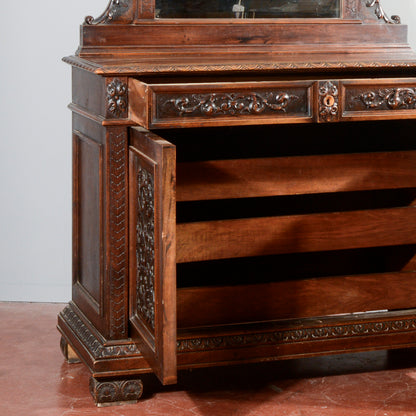 Credenza con specchiera in noce intagliata Italia epoca fine 1800