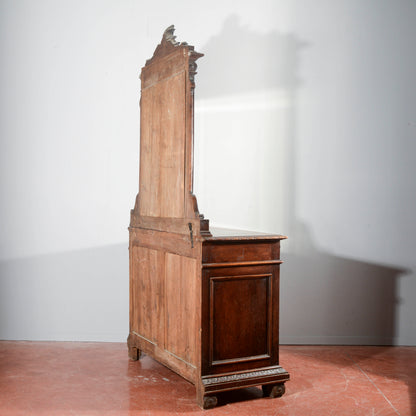 Credenza con specchiera in noce intagliata Italia epoca fine 1800