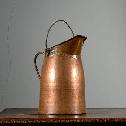 Vaso recipiente porta carbone legna camino in rame Italia XX secolo