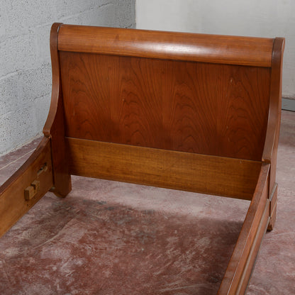 Letto a barca vintage da centro