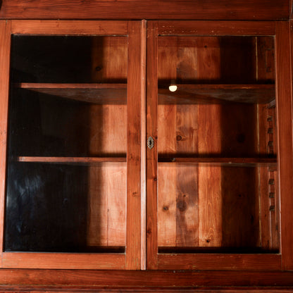 Credenza vetrina doppio corpo Liberty in abete Italia 1920