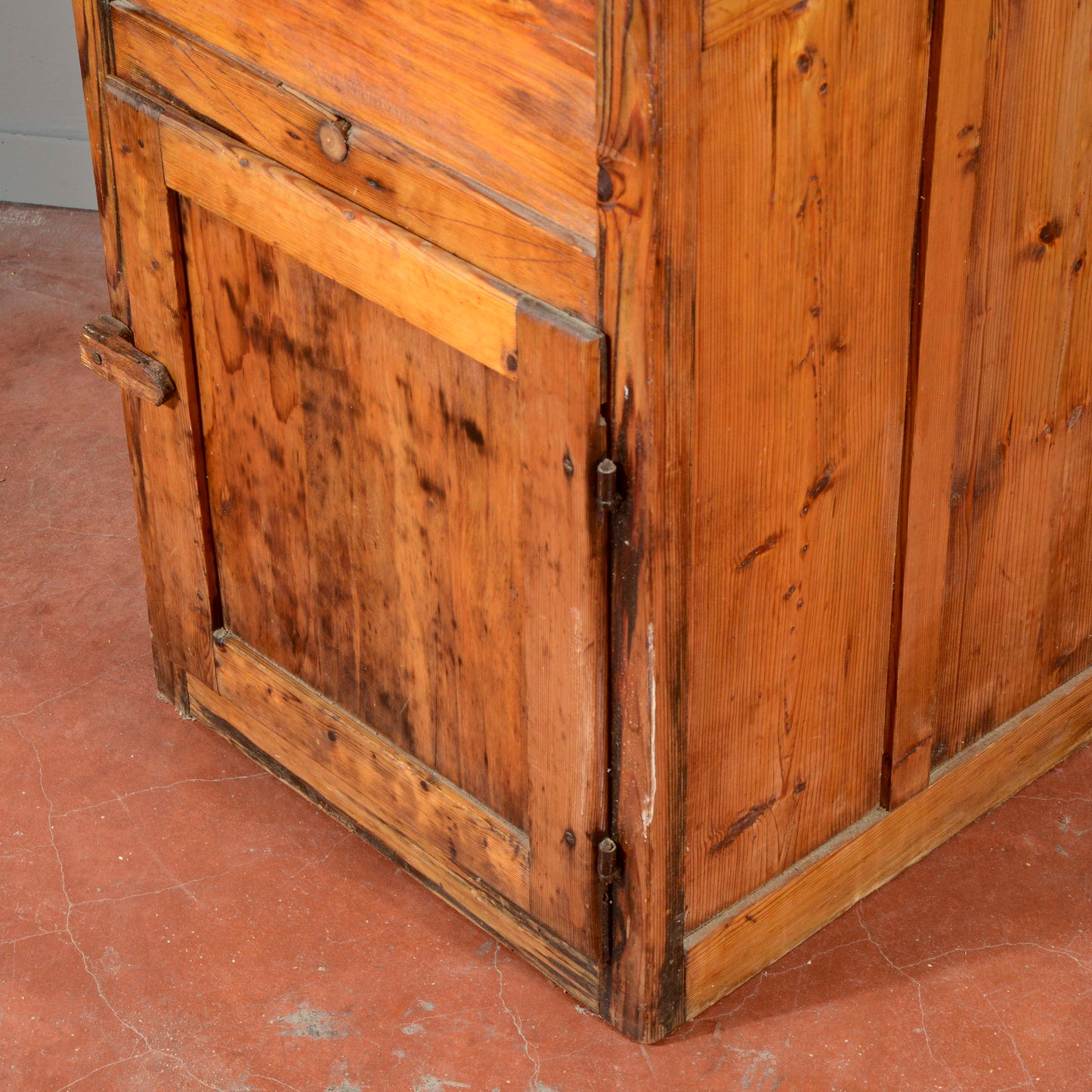 Ghiacciaia antica in legno di abete epoca primo 1900