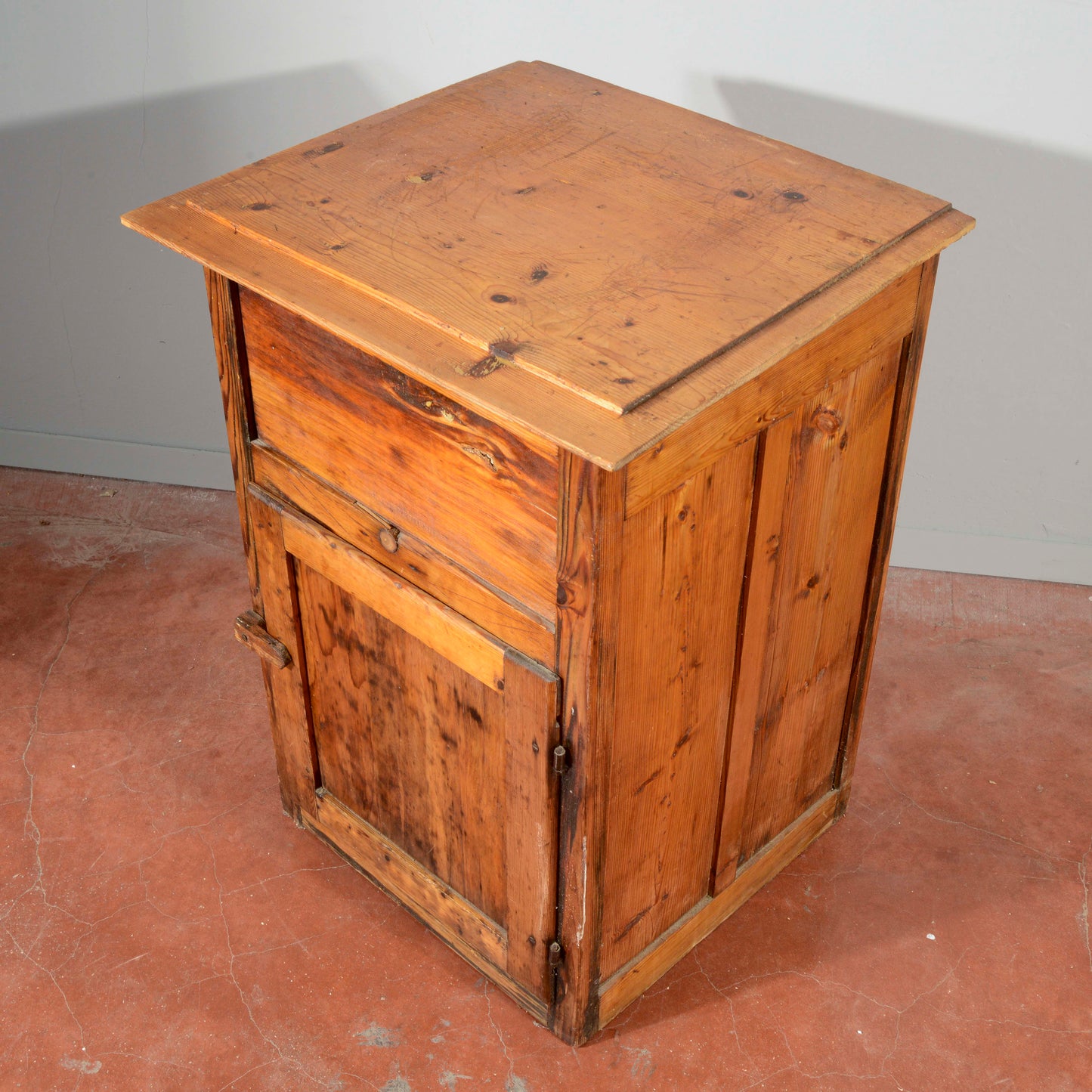 Ghiacciaia antica in legno di abete epoca primo 1900