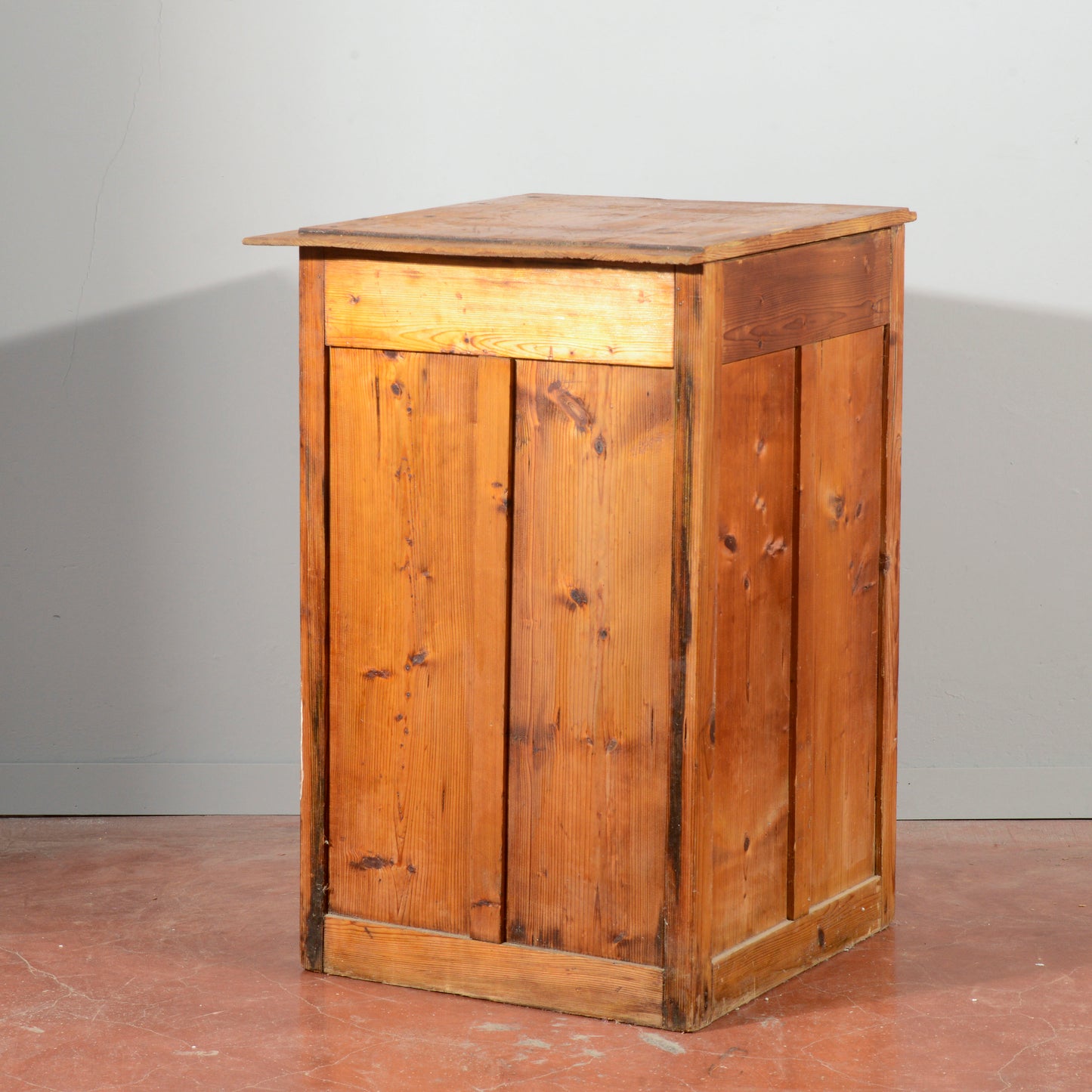 Ghiacciaia antica in legno di abete epoca primo 1900
