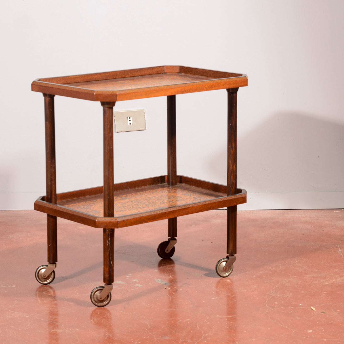 Carrello portavivande intarsiato,  e con doppio piano  Italia 1940