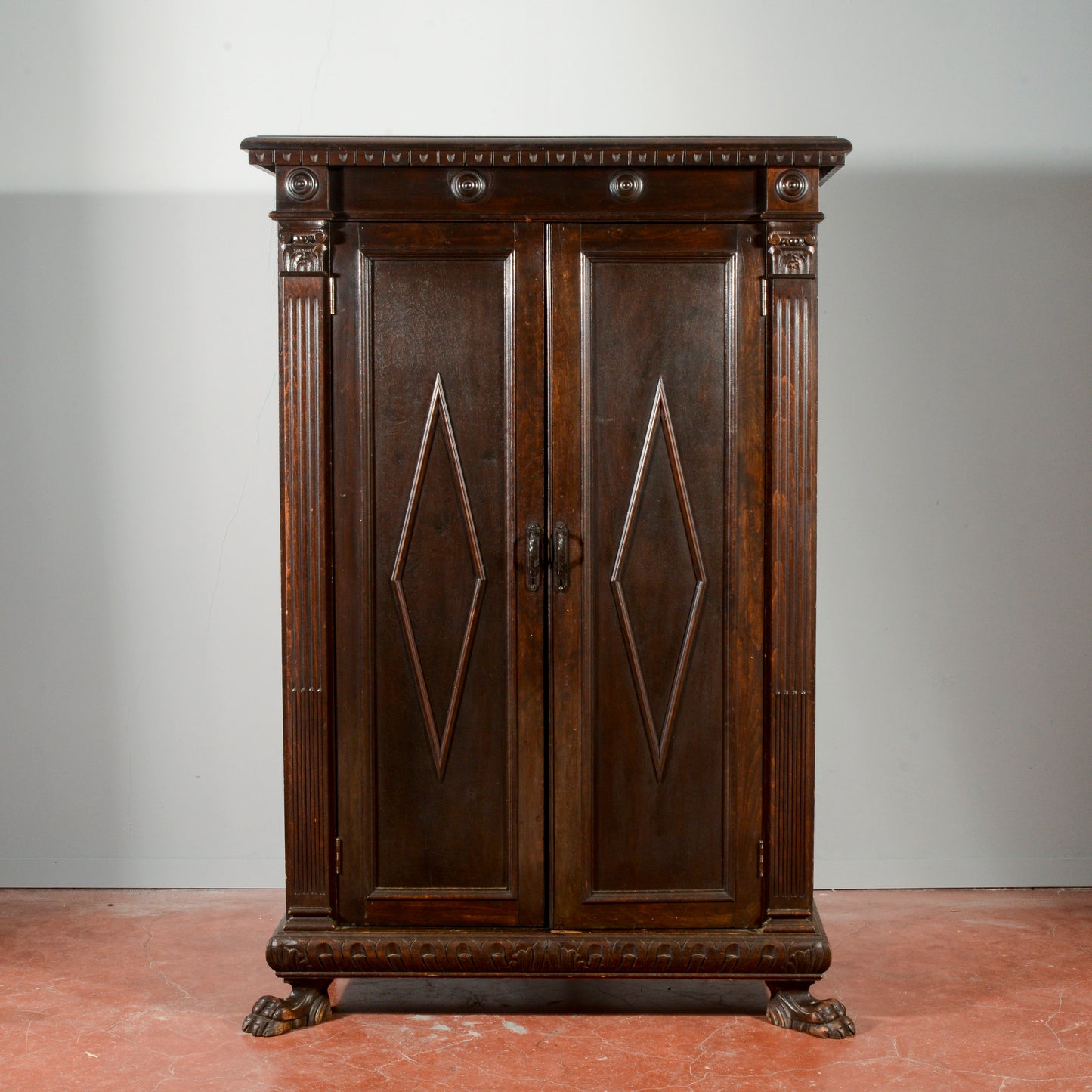 Armadietto stipo  libreria piedi leone con ripiani e cassetto stile rinascimento Italia epoca 1900