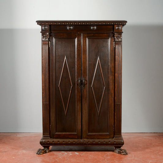 Armadietto stipo  libreria piedi leone con ripiani e cassetto stile rinascimento Italia epoca 1900