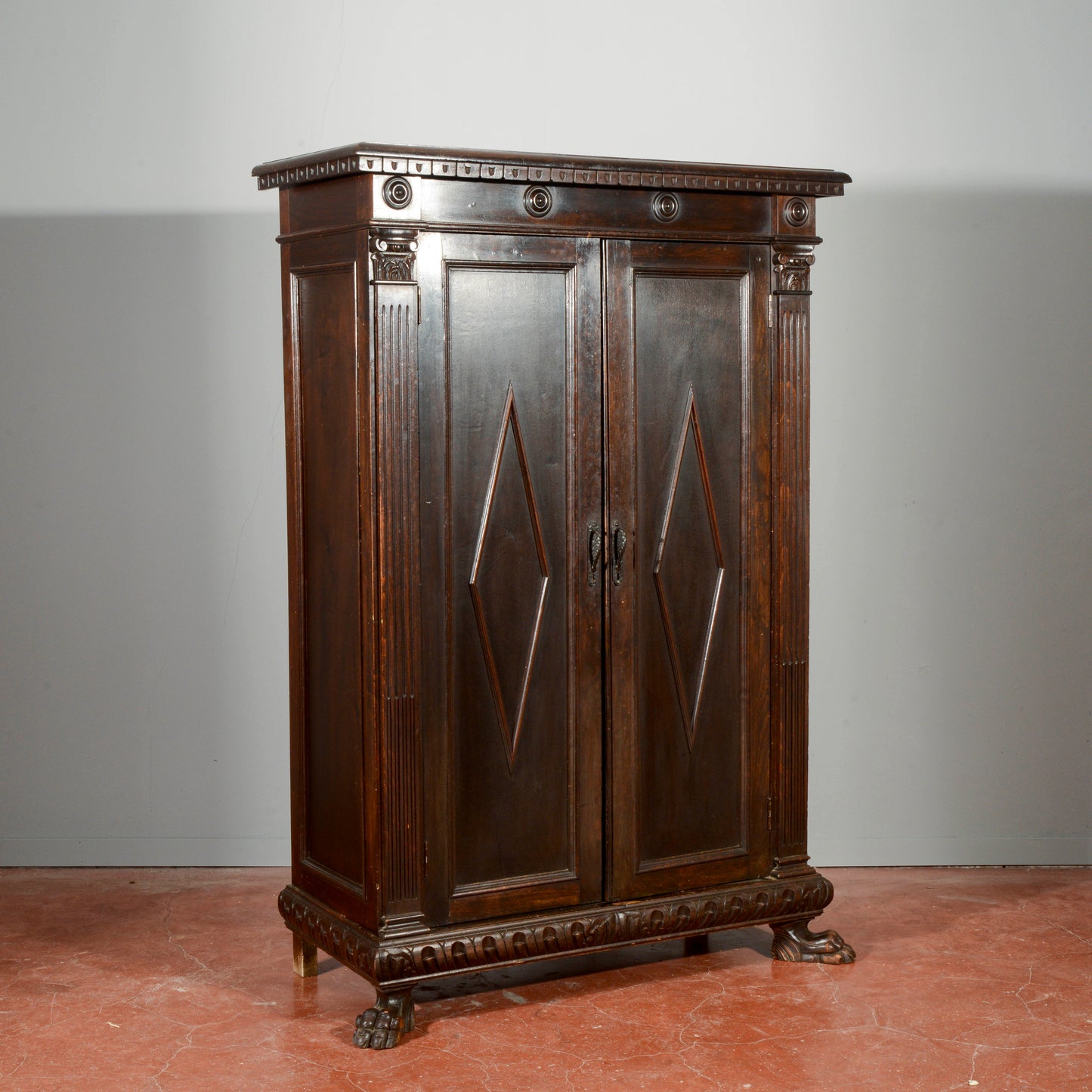 Armadietto stipo  libreria piedi leone con ripiani e cassetto stile rinascimento Italia epoca 1900
