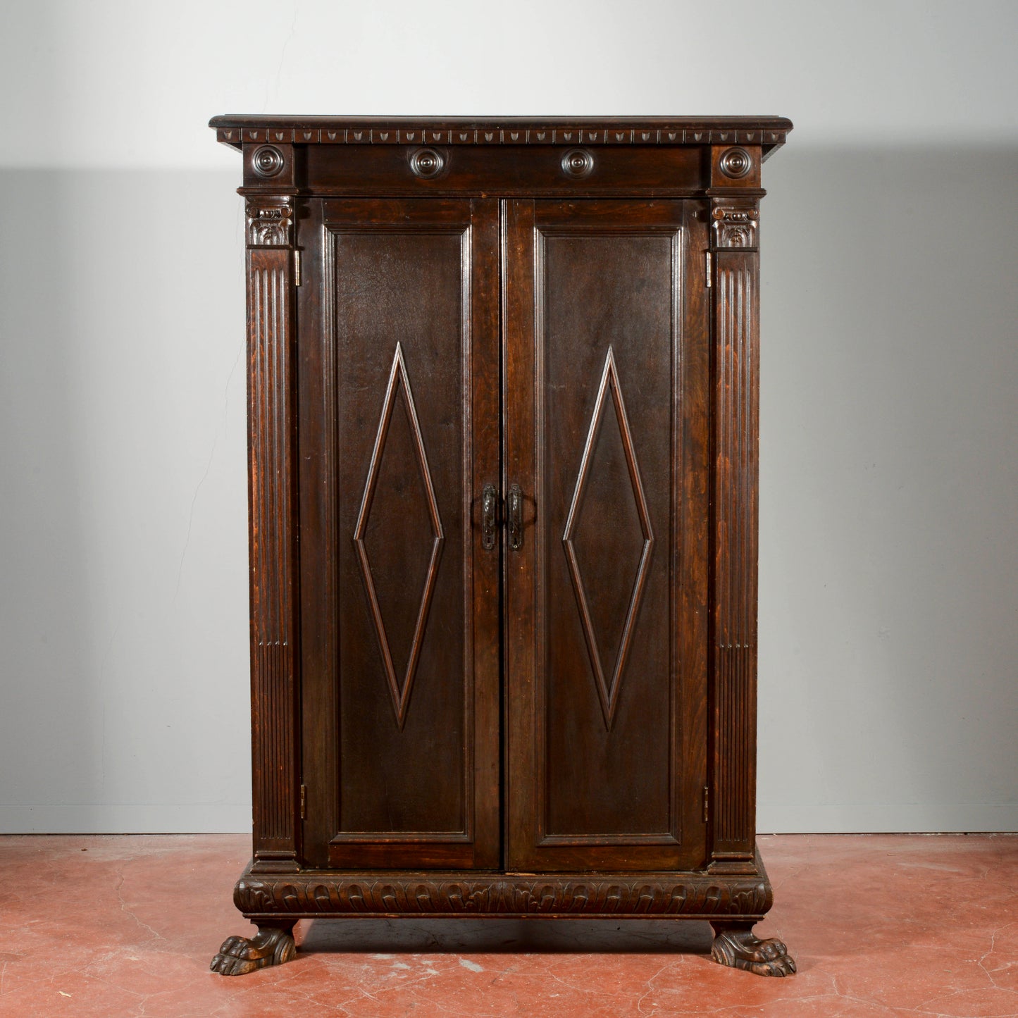 Armadietto stipo  libreria piedi leone con ripiani e cassetto stile rinascimento Italia epoca 1900