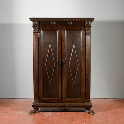 Armadietto stipo  libreria piedi leone con ripiani e cassetto stile rinascimento Italia epoca 1900