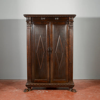 Armadietto stipo  libreria piedi leone con ripiani e cassetto stile rinascimento Italia epoca 1900