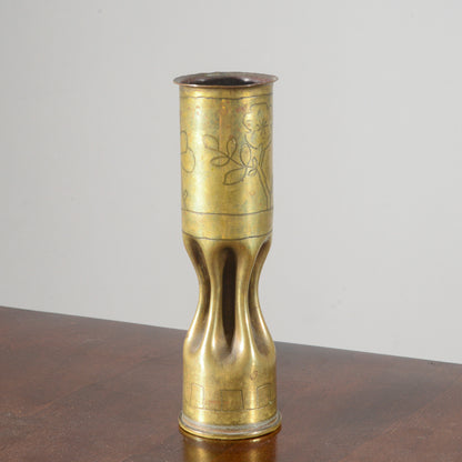 Vaso proiettile militare in ottone lavorato e inciso Italia XX secolo