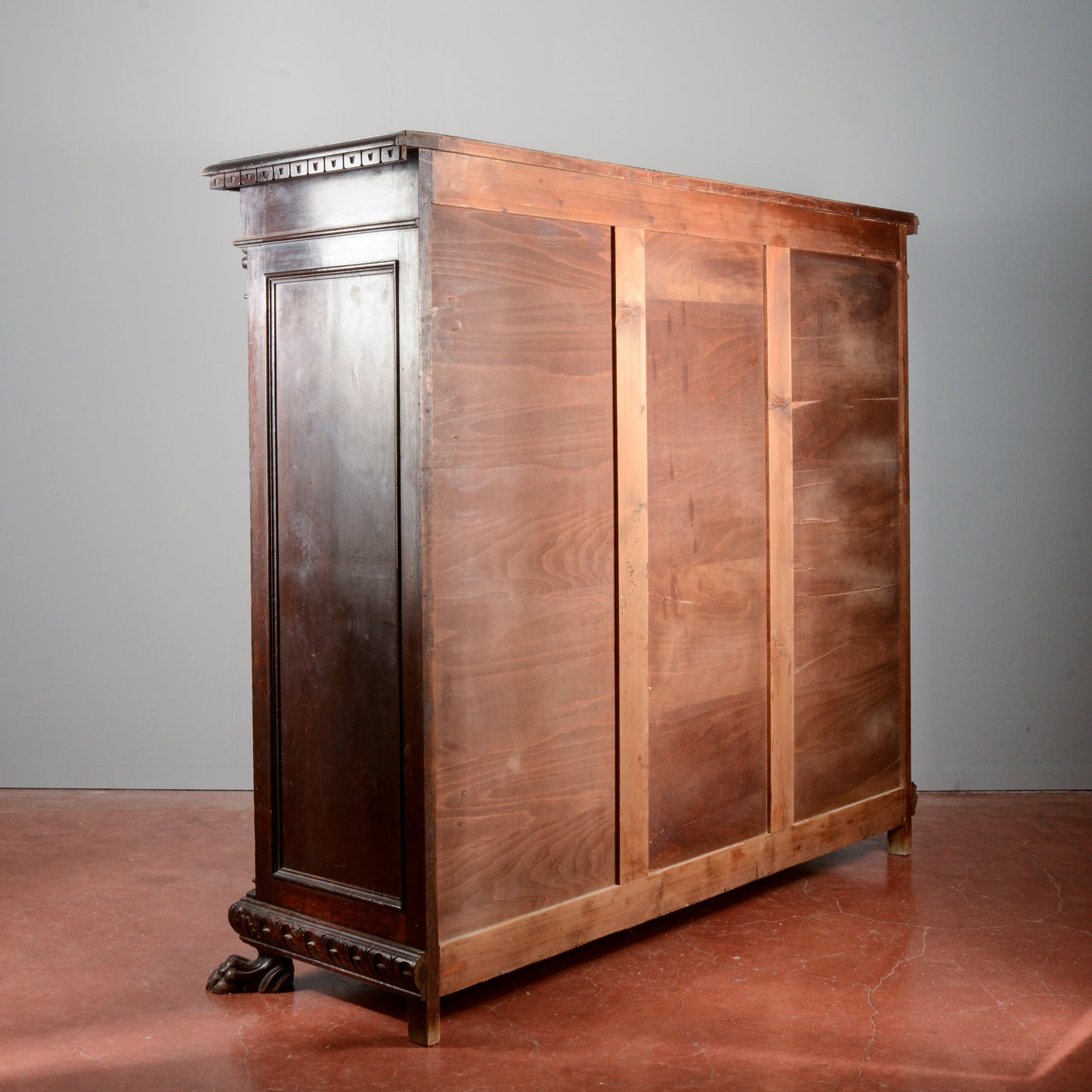 Credenza libreria tre ante epoca primo 900 decori a rombi stile neorinascimentale