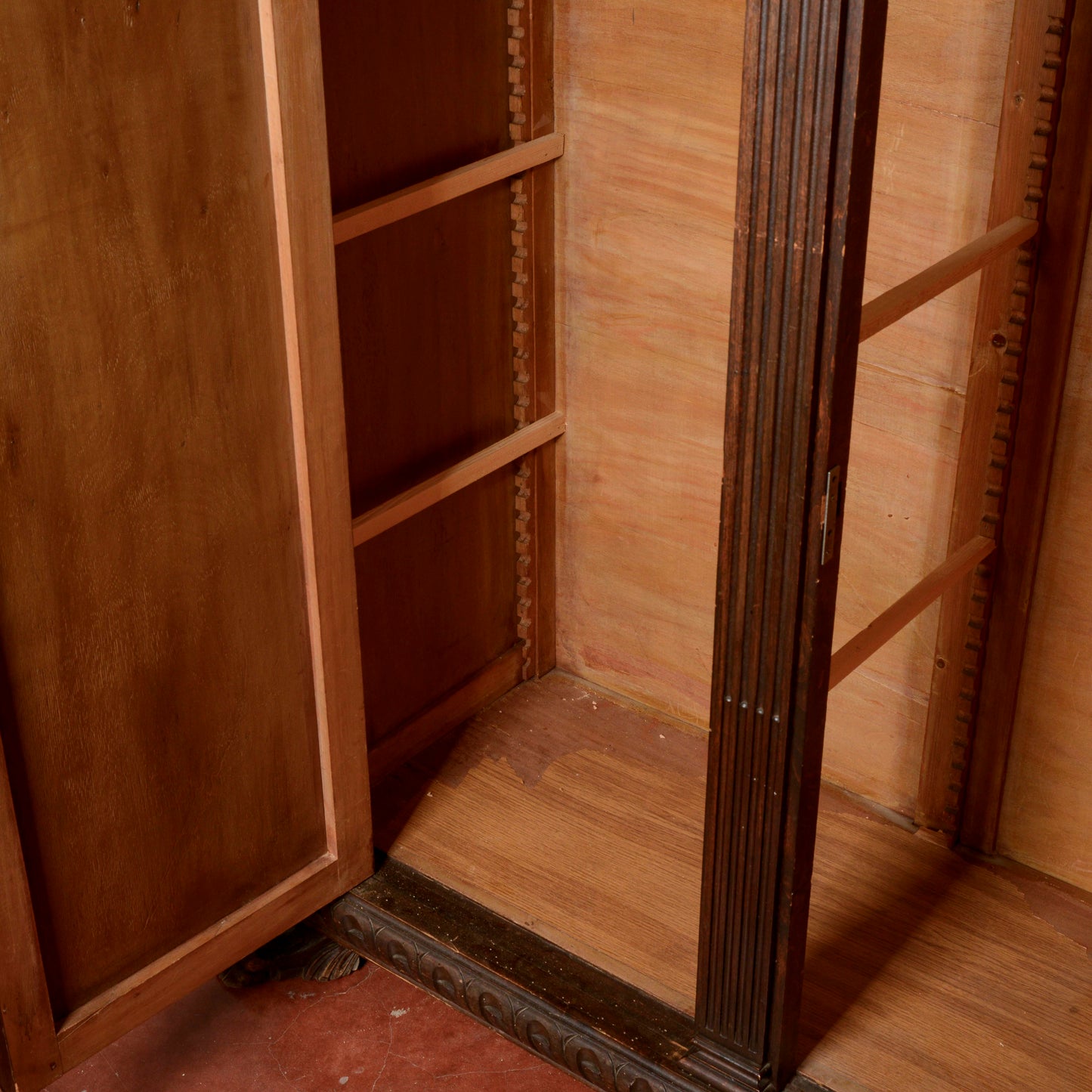 Credenza libreria tre ante epoca primo 900 decori a rombi stile neorinascimentale