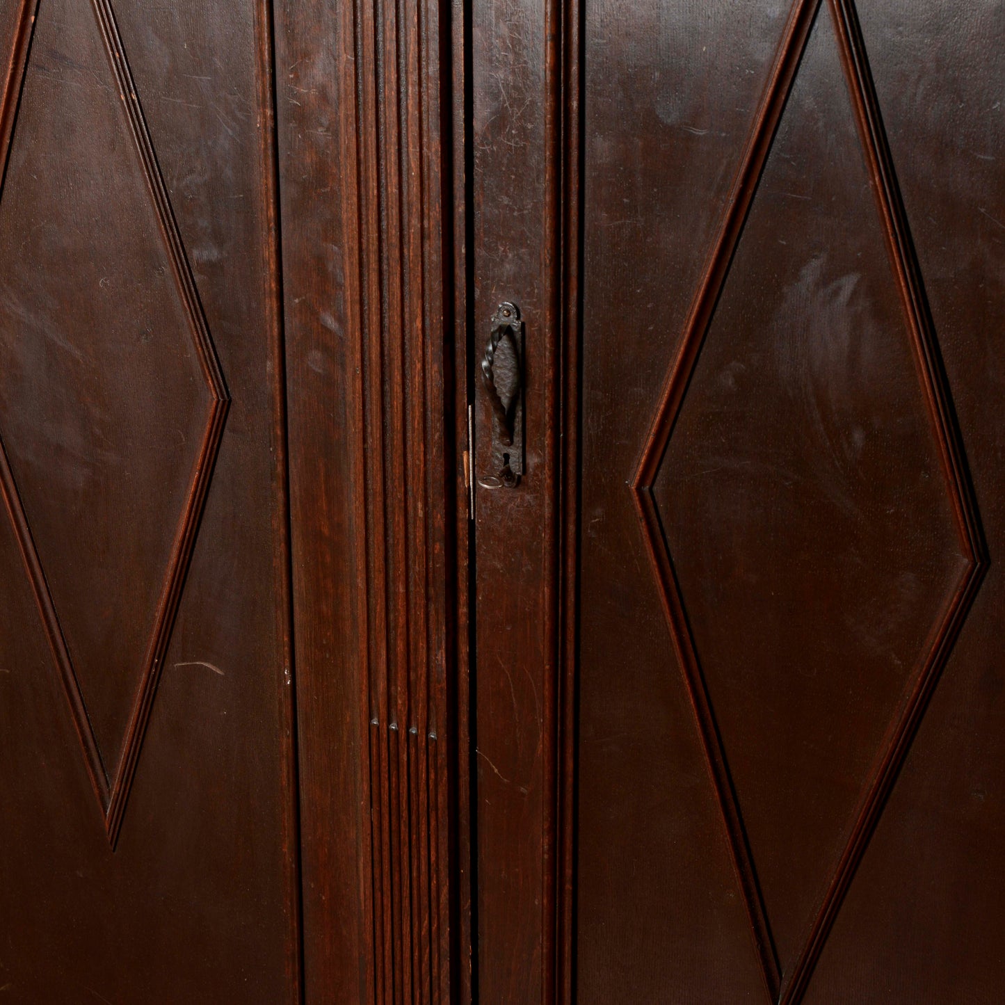 Credenza libreria tre ante epoca primo 900 decori a rombi stile neorinascimentale